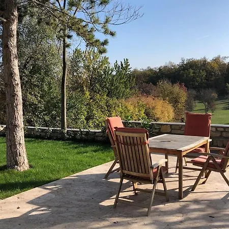 Pirk Vendeghaz Villa *