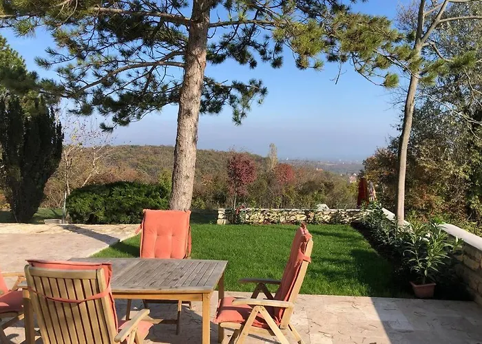 Pirk Vendeghaz Vászoly