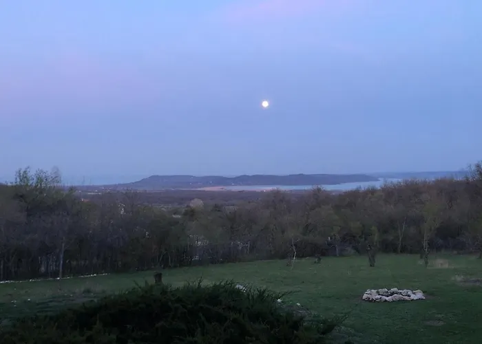 Pirk Vendeghaz ヴィラ Vászoly